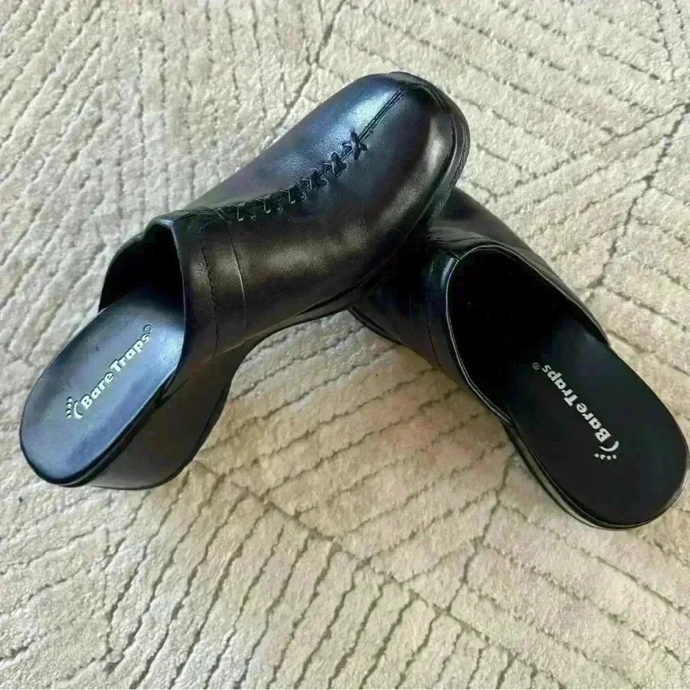 Baretrap clogs